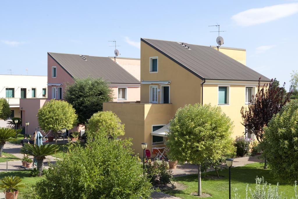 Residence Borgomare Албенга Екстериор снимка